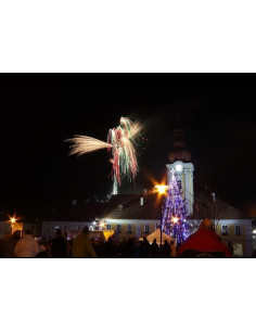 Složený tichý ohňostroj 285 ran v délce 3,5 minuty 2