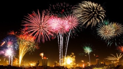 Jak bezpečně odpalovat zábavní pyrotechniku v roce 2025 ?