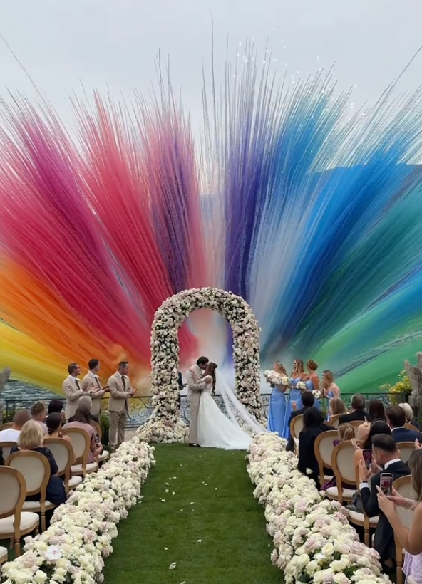 Denní barevné dýmové ohňostroje 2025